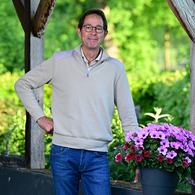 JOHN KUENEN